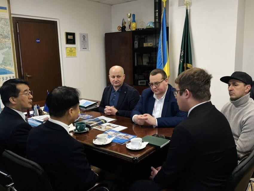Робоча зустріч за круглим столом: обговорення напрямів співпраці між корейською делегацією та адміністрацією ДПУ